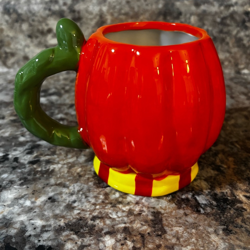 Adorable 16oz Halloween Jack-O-Lantern Coffee Mug - Picture 3 of 8